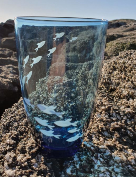 Grand verre bleu poisson 