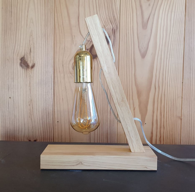 Lampe sur bois