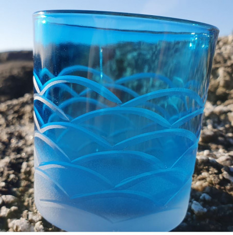 Verre vague bleue